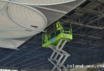 沪苏湖高铁练塘站建设中米兰app下载官网安卓版安装保护工人高处作业安全